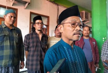 Ketua PCNU Sidoarjo, KH Zainal Abidin.
