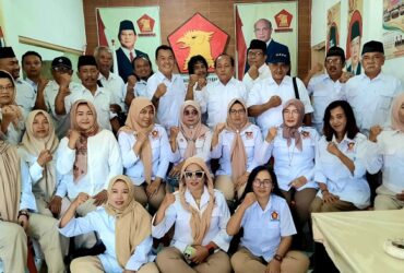 DPC Partai Gerindra Kota Blitar menggelar deklarasi penolakan terhadap Budi Arie sebagai pengurus DPP Partai Gerindra. (blok-a.com/Fajar)