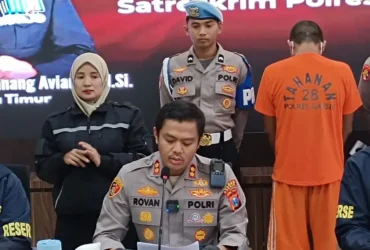 FH ditangkap Polres Gresik karena diduga melakukan tindakan asusila terhadap anak kandungnya sendiri selama 4 tahun.(Ist)