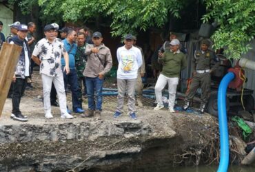 Bupati Sidoarjo, Subandi, sidak proyek strategis di wilayah Kecamatan Taman.