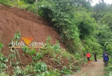 Longsor di dusun Jembul, Kecamatan Jatirejo, Kabupaten Mojokerto.(blok-a.com/Syahrul Wijaya)