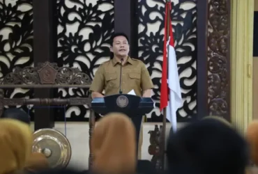 Bupati Sidoarjo, Subandi, saat memberikan sambutan dalam acara tanda tangan perjanjian kinerja 2026 di Pendopo Delta Wibawa Sidoarjo (foto: Kominfo Kab. Sidoarjo untuk Blok-a.com)