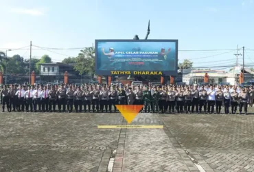 Apel gelar pasukan persiapan operasi keselamatan Semeru 2026 di lapangan Patih Gajahmada Polresta Mojokerto.(blok-a.com/Syahrul Wijaya)
