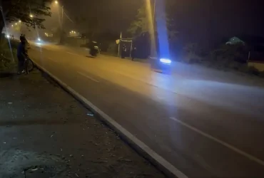 Aksi remaja yang sedang balap liar terekam kamera warga di Jalan Raya Pacing–Dlanggu. (Foto: Istimewa)