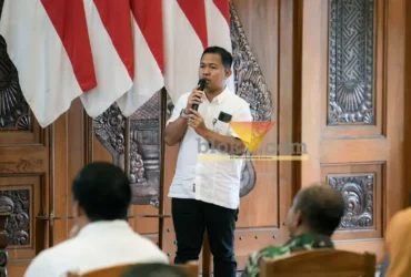 Kepala kantor cabang Bulog Mojokerto Muhammad Husin saat memberikan sambutan.(blok-a.com/Syahrul Wijaya)