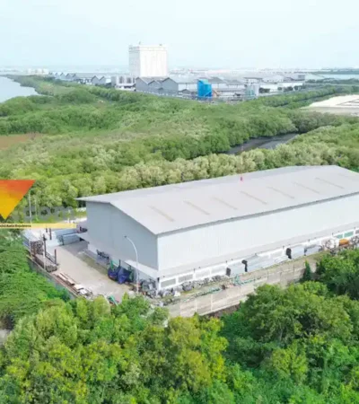 Kawasan pabrik Mie Sedap yang diduga Caplok wilayah Laut tanpa Izin.(blok-a.com/ivan)