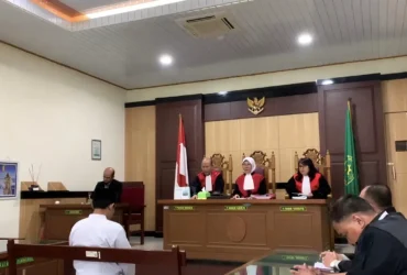 Sidang putusan Ahmad Midhol (39), terdakwa kasus pembunuhan disertai pencurian yang menewaskan Wardatun Toyibah, warga Desa Ima’an, divonis 18 tahun penjara. (ist)