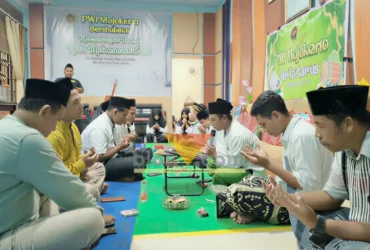 Peringatan Nuzulul Qur'an yang digelar di sekretariat PWI Mojokerto.(blok-a.com/Syahrul Wijaya)