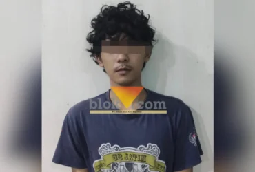 Pelaku pencabulan dengan pengancaman kini mendekam di tahanan polres Mojokerto kota.(blok-a.com/Syahrul Wijaya)