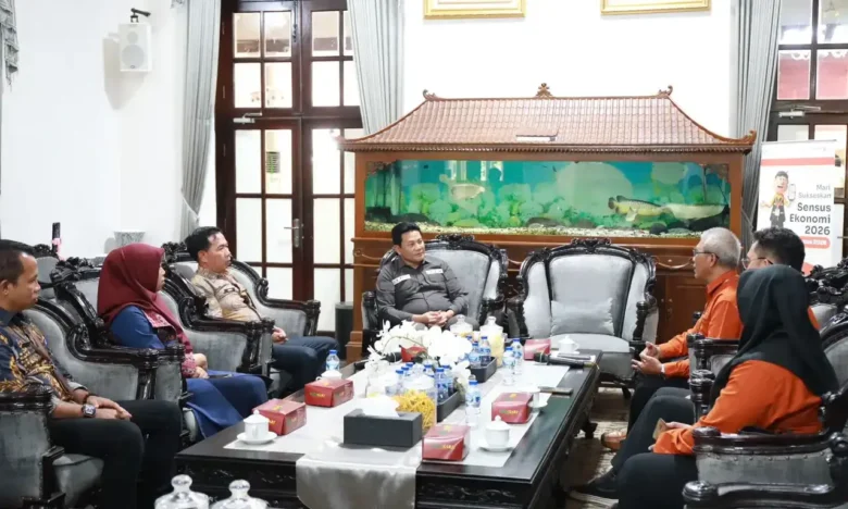 Bupati Subandi, saat audiensi dengan BPS Sidoarjo di Pendopo Delta Wibawa, Kamis (16/4/2026) (foto: ist)