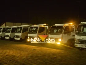 Deretan truk yang akan diserahkan kepada kepala desa dan ketua koperasi desa merah putih (KDMP) oleh kodim 0815 Mojokerto.(blok-a.com/Syahrul Wijaya)