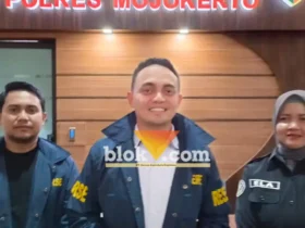 Kasatreskrim Polres Mojokerto AKP Aldhino Prima Wirdhan saat memberikan keterangan kepada wartawan (foto: Blok-a.com/Syahrul Wijaya)