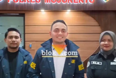 Kasatreskrim Polres Mojokerto AKP Aldhino Prima Wirdhan saat memberikan keterangan kepada wartawan (foto: Blok-a.com/Syahrul Wijaya)