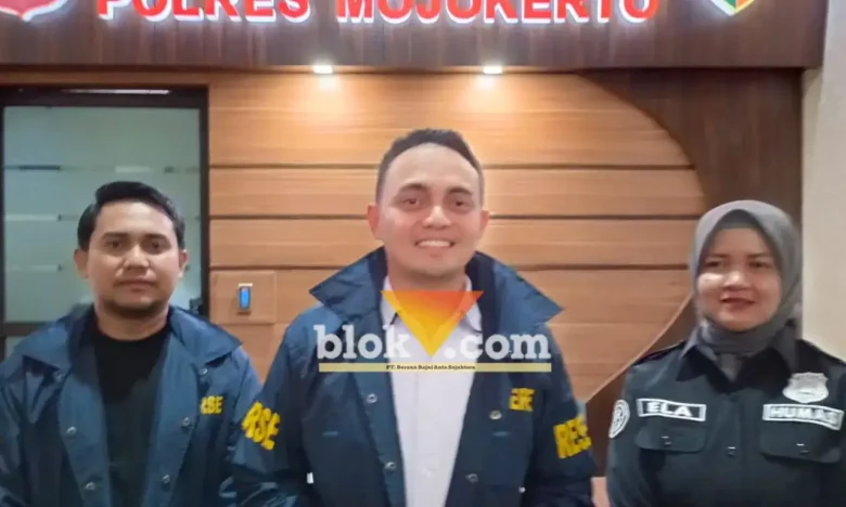 Kasatreskrim Polres Mojokerto AKP Aldhino Prima Wirdhan saat memberikan keterangan kepada wartawan (foto: Blok-a.com/Syahrul Wijaya)