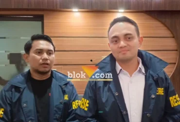 Kasatreskrim Polres Mojokerto AKP Aldhino Prima Wirdhan saat memberikan keterangan kepada wartawan di loby Satreskrim Polres Mojokerto (foto: Blok-a.com/Syahrul Wijaya)