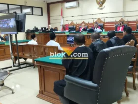 Majelis Hakim Pengadilan Tipikor Surabaya bacakan putusan sela Sidang Korupsi Dana Hibah Ponpes Al Ibrohimi Gresik (foto: Blok-a.com/ivan)