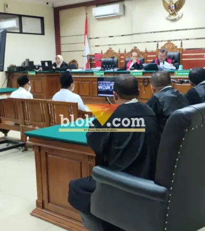 Majelis Hakim Pengadilan Tipikor Surabaya bacakan putusan sela Sidang Korupsi Dana Hibah Ponpes Al Ibrohimi Gresik (foto: Blok-a.com/ivan)