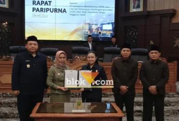 Proses penandatanganan kesepakatan penyampaian LKPJ tahun 2025 (foto: Blok-a.com/Syahrul Wijaya)