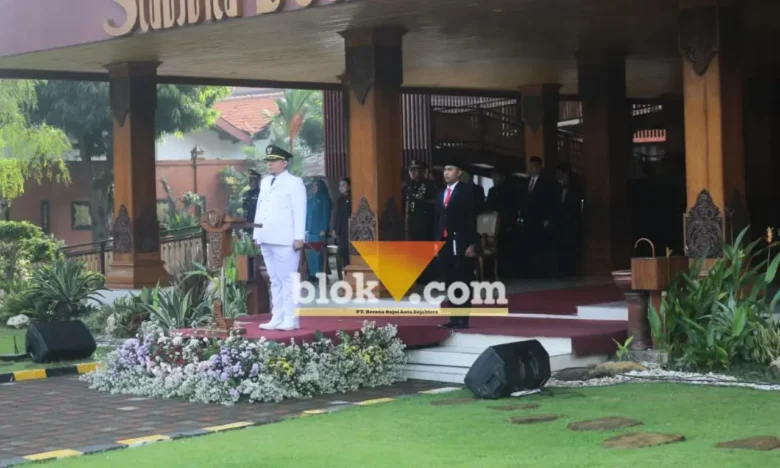 Wakil Wali Kota Mojokerto Rachman Sidharta Arisandi saat memimpin upacara Peringatan Hari Otonomi Daerah ke-30 (foto: Blok-a.com/Syahrul Wijaya)