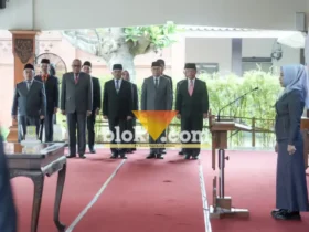 Wali kota Mojokerto Ika Puspita Sari saat melantik PNS dan pejabat fungsional.(foto: Blok-a.com/Syahrul Wijaya)