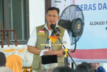 Direktur utama perum Bulog, Ahmad Rizal Ramdhani saat memberikan sambutan.(blok-a.com/Syahrul Wijaya)
