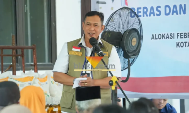Direktur utama perum Bulog, Ahmad Rizal Ramdhani saat memberikan sambutan.(blok-a.com/Syahrul Wijaya)