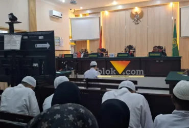 Suasana sidang pembacaan tuntutan kasus mutilasi berencana di ruang Cakra Pengadilan Negeri Mojokerto.(blok-a.com/Syahrul Wijaya)