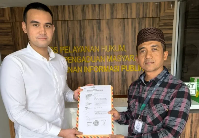 Wiwit Haryono saat melaporkan dugaan pungli KOPERTAIS IV di Kejaksaan Agung (foto: istimewa)