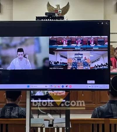Sidang pembacaan tuntutan tiga terdakwa korupsi dana hibah ponpes Al Ibrohimi Gresik.(foto: Blok-a.com/Ivan)