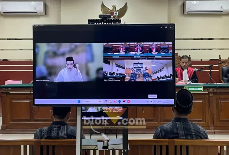 Sidang pembacaan tuntutan tiga terdakwa korupsi dana hibah ponpes Al Ibrohimi Gresik.(foto: Blok-a.com/Ivan)
