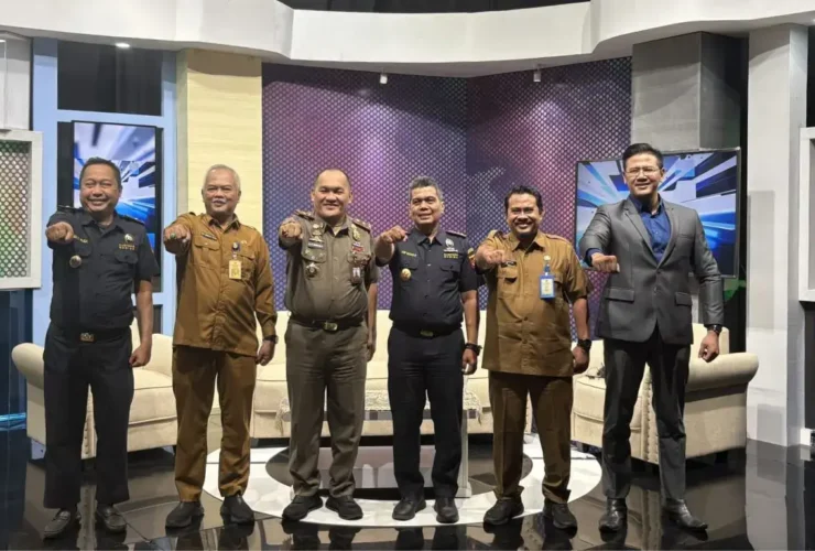 Talkshow "Mengenal DBHCHT, Mendorong Pemanfaatan yang Tepat Sasaran dan Bersama Memerangi Rokok Ilegal" di TVRI Stasiun Jawa Timur, Selasa (21/7/2026) (foto: istimewa)