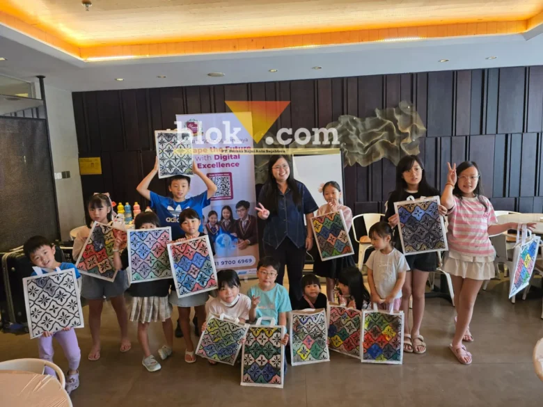 Ascott Waterplace Surabaya berkolaborasi dengan BINUS SCHOOL Surabaya menggelar Batik Painting Workshop.(blok-a.com/Syahrul Wijaya)